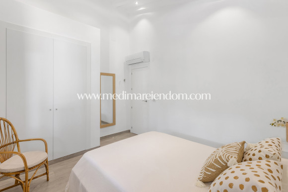 Resale - Villa - Orihuela - Orihuela Costa