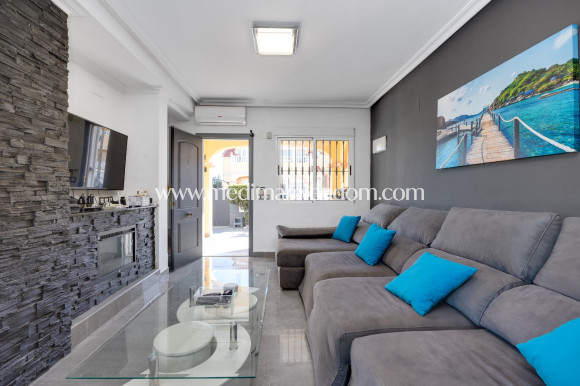 Resale - Villa - Orihuela - Villamartin