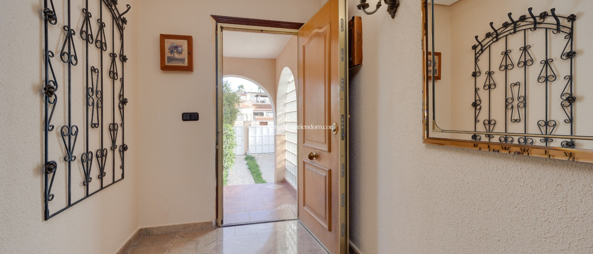 Resale - Villa - Torrevieja - El Chaparral