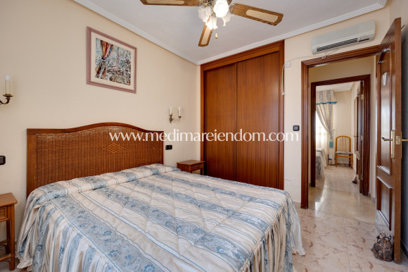 Resale - Villa - Torrevieja - El Chaparral