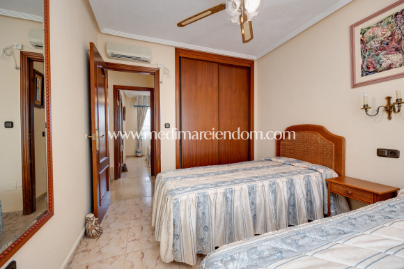 Resale - Villa - Torrevieja - El Chaparral