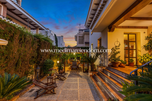 Resale - Villa - Torrevieja - La Veleta