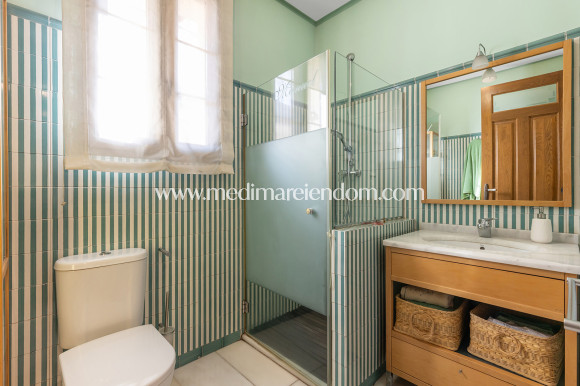 Resale - Villa - Torrevieja - La Veleta