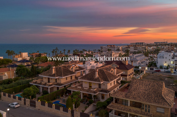 Resale - Villa - Torrevieja - La Veleta