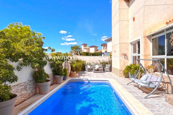 Reventa - Villa independiente - Orihuela Costa - La Zenia