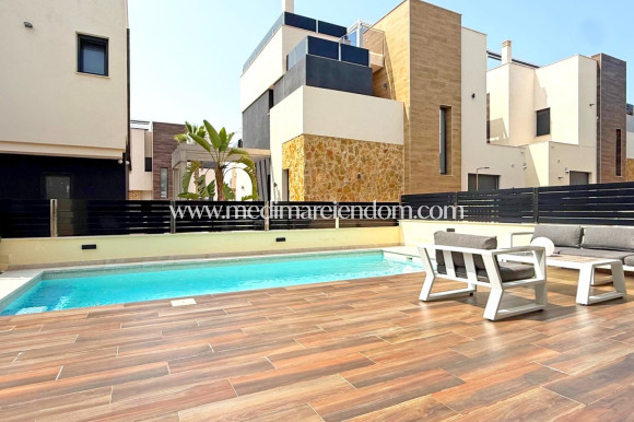 Reventa - Villa independiente - Orihuela Costa - Lomas de Cabo Roig