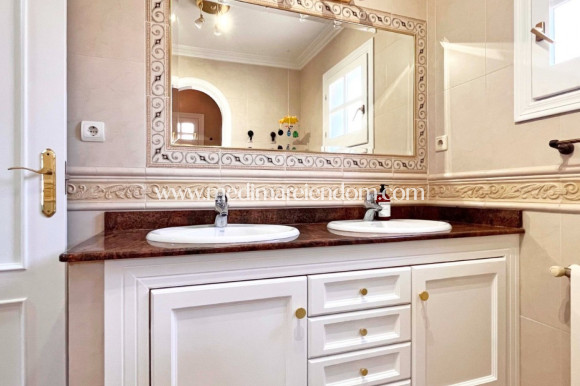 Reventa - Villa independiente - Orihuela Costa - Punta Prima