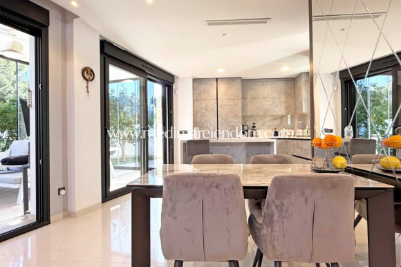 Reventa - Villa independiente - Orihuela Costa - Villamartín