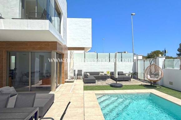 Reventa - Villa independiente - Orihuela Costa - Villamartín