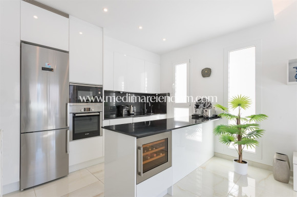 Reventa - Villa independiente - Torrevieja