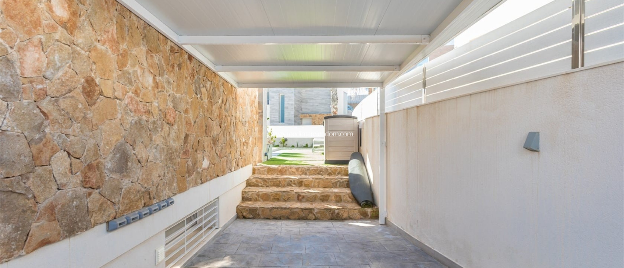 Reventa - Villa independiente - Torrevieja