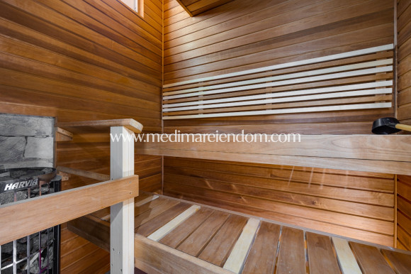 Reventa - Villa independiente - Torrevieja