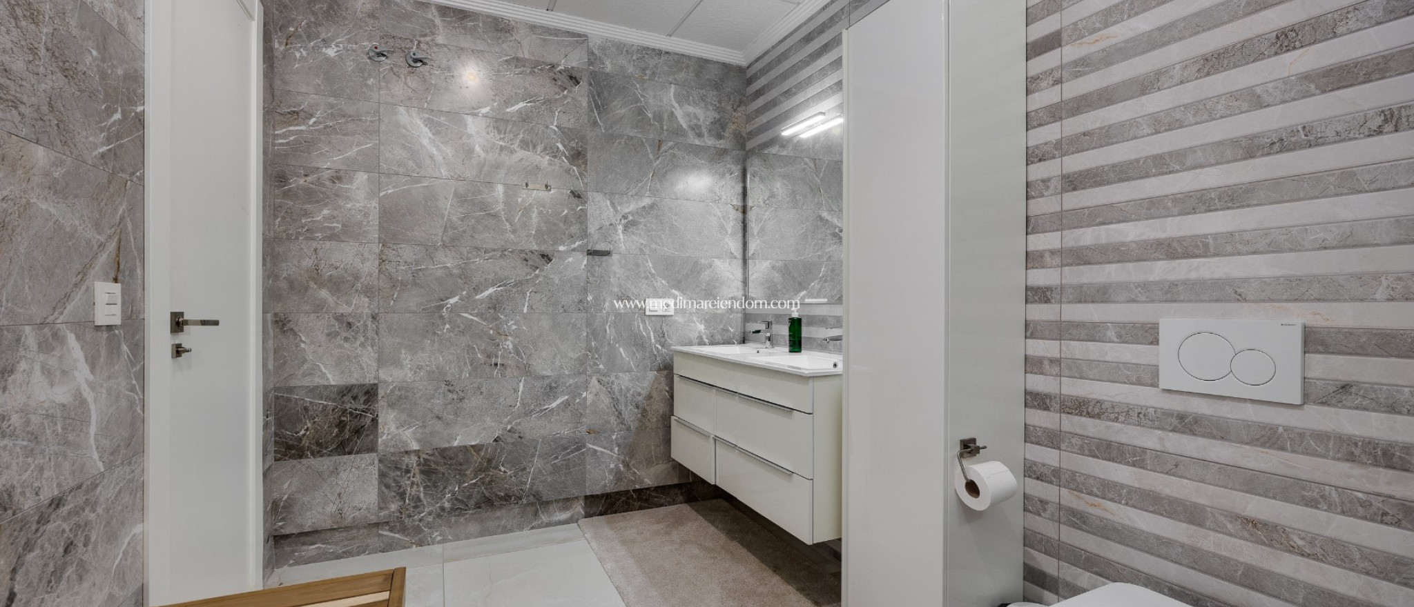 Reventa - Villa independiente - Torrevieja