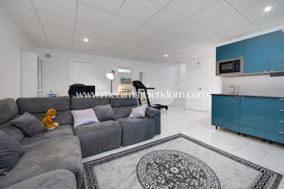 Reventa - Villa independiente - Torrevieja