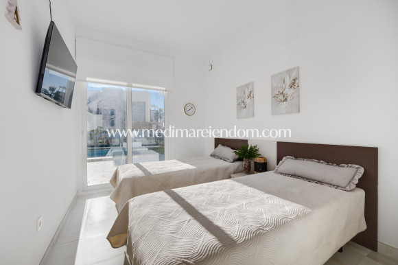 Reventa - Villa independiente - Torrevieja