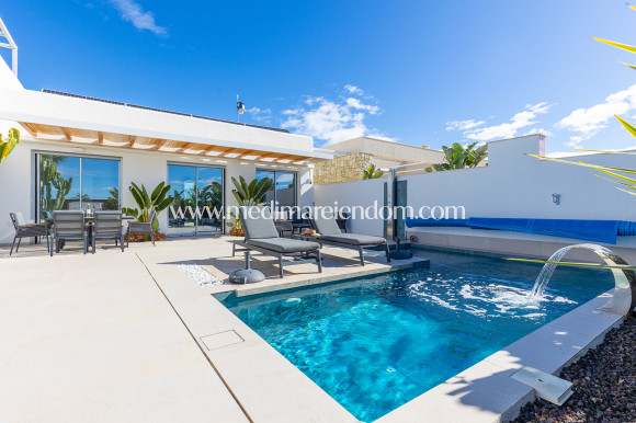 Reventa - Villa - Los Montesinos - La Herrada