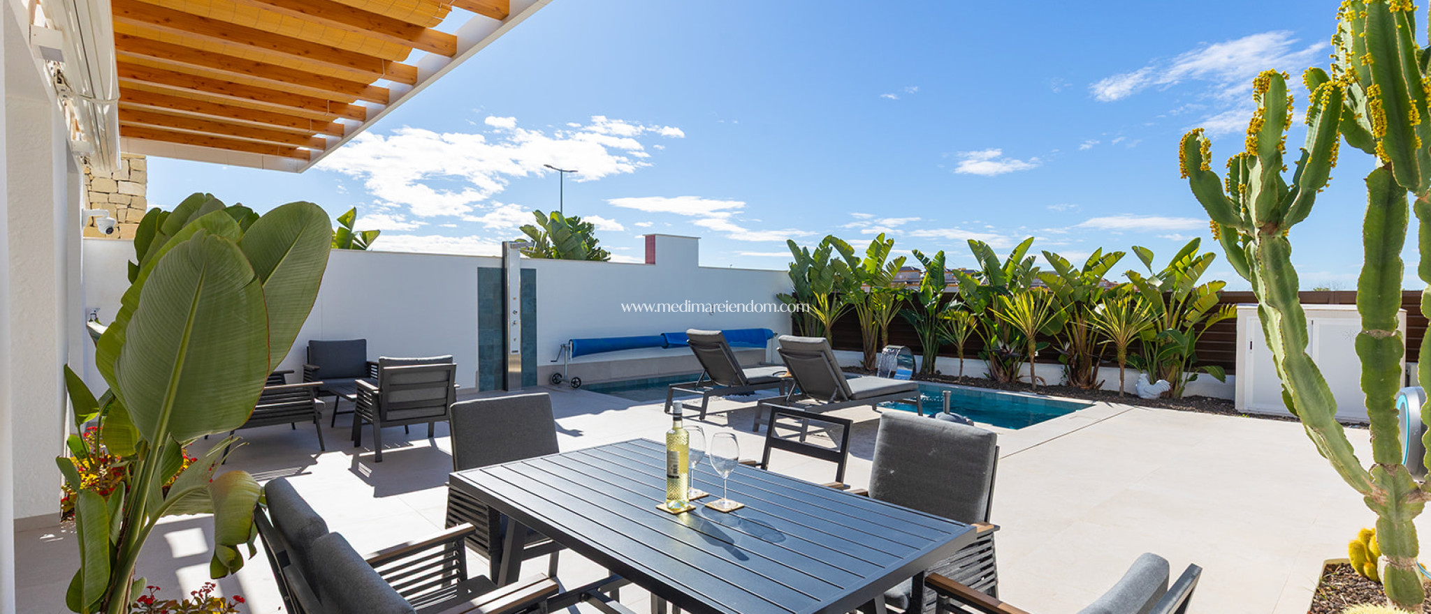 Reventa - Villa - Los Montesinos - La Herrada