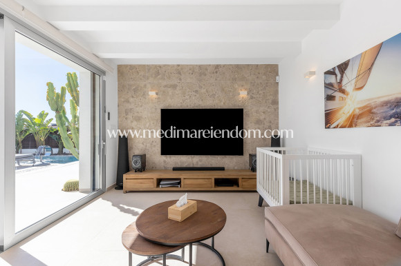 Reventa - Villa - Los Montesinos - La Herrada