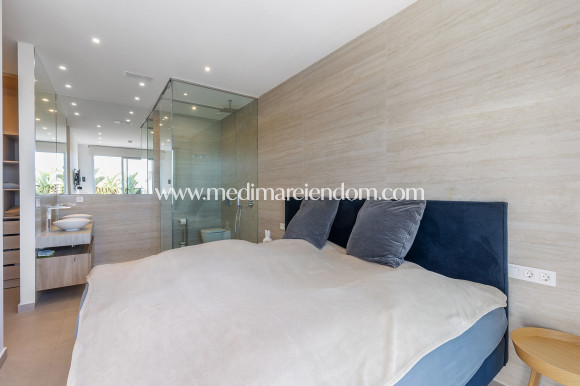 Reventa - Villa - Los Montesinos - La Herrada