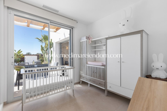 Reventa - Villa - Los Montesinos - La Herrada