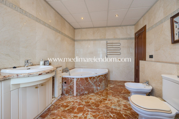 Revente - Villa - Torrevieja - El Chaparral