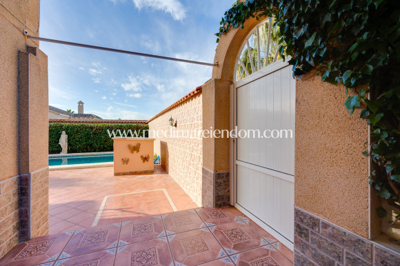 Revente - Villa - Torrevieja - El Chaparral