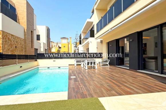 Sala - Fristående villa - Orihuela Costa - Lomas de Cabo Roig