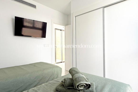 Sala - Fristående villa - Orihuela Costa - Villamartín