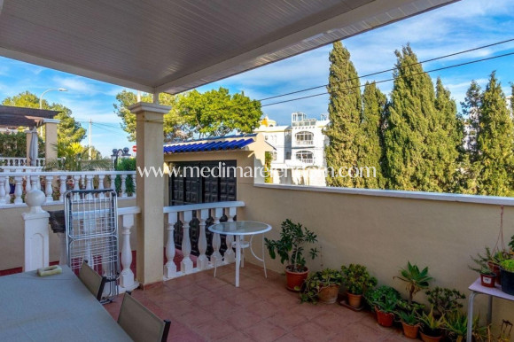 Sala - Fristående villa - Orihuela Costa - Villamartín