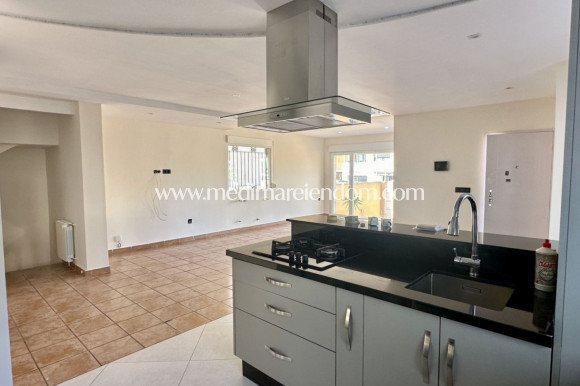 Sala - Fristående villa - Orihuela Costa - Villamartín