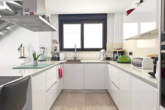 Sala - Fristående villa - Orihuela Costa - Villamartín