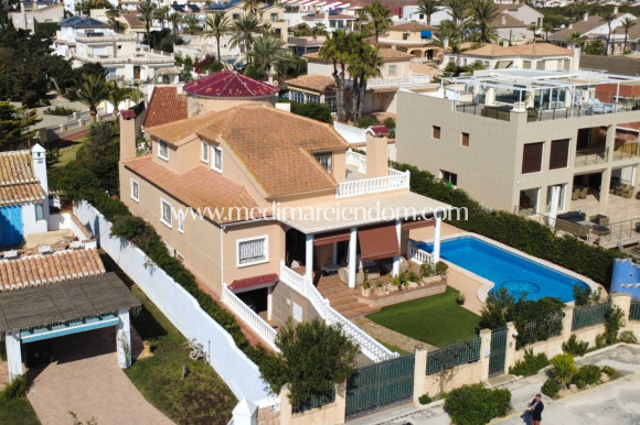 Sala - Fristående villa - Torrevieja - Torrelamata - La Mata