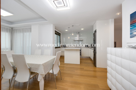 Sala - Lägenhet - La Manga del Mar Menor - La Manga