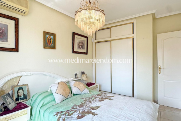 Sala - Radhus - Torrevieja - La Siesta - El Salado -  Torreta