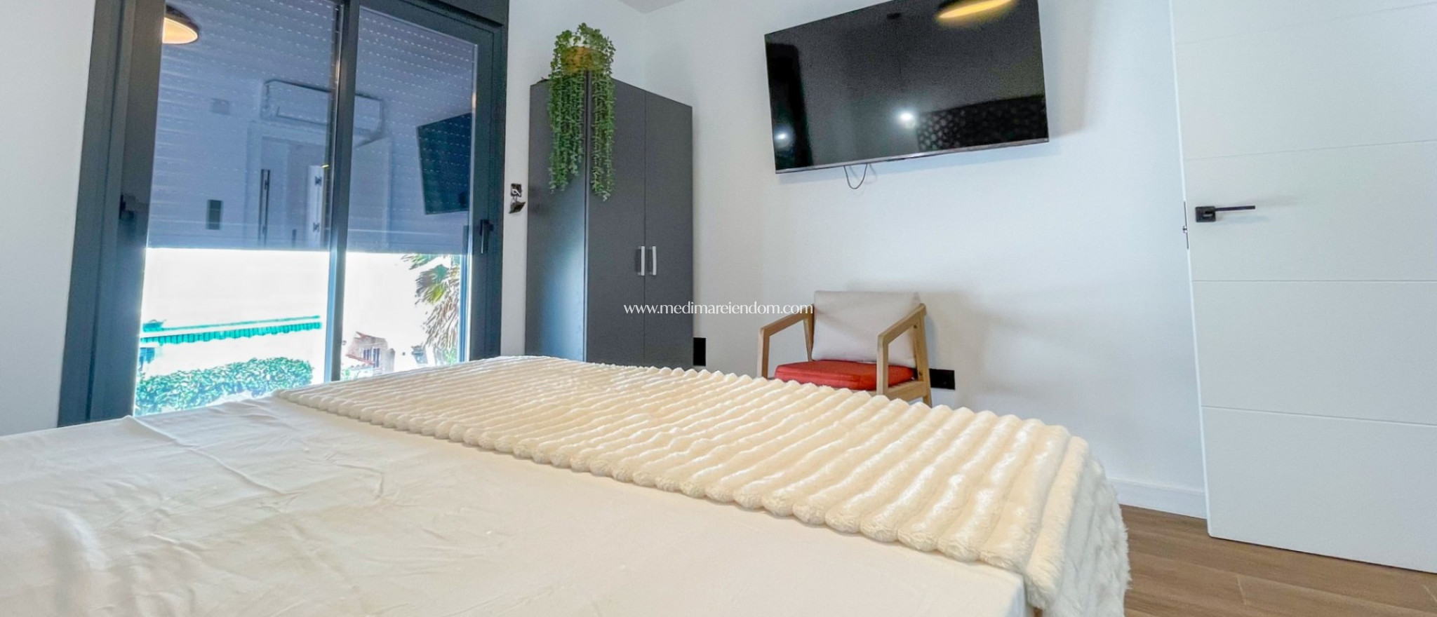 Sala - Radhus - Torrevieja - Nueva Torrevieja - Aguas Nuevas
