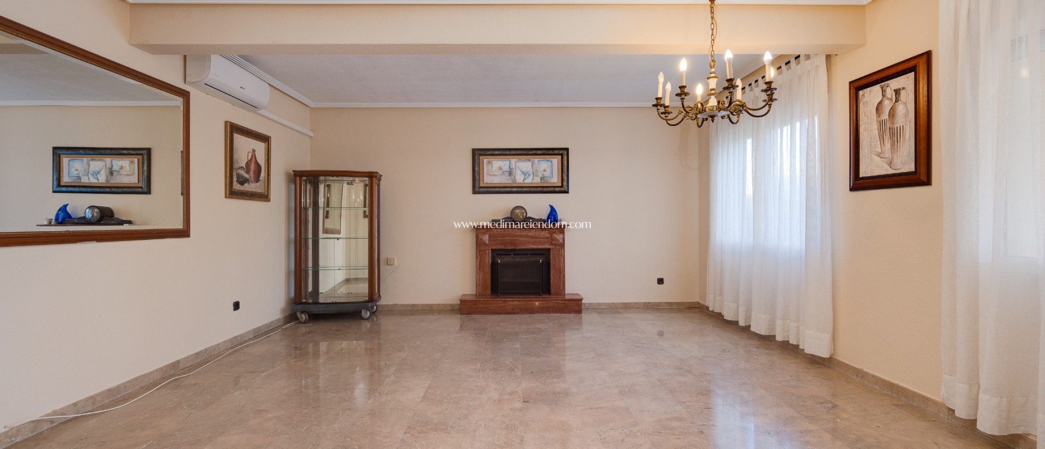 Sala - Villa - Torrevieja - El Chaparral