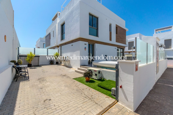 Tweedehands - Villa - Orihuela - Villamartin