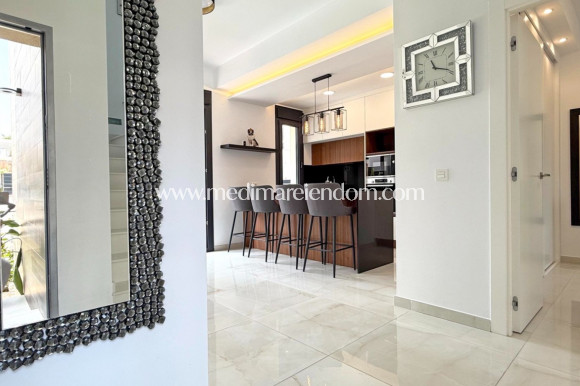 Verkauf - Freistehende Villa - Orihuela Costa - Lomas de Cabo Roig