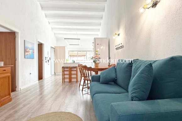 Verkauf - Freistehende Villa - Orihuela Costa - Punta Prima