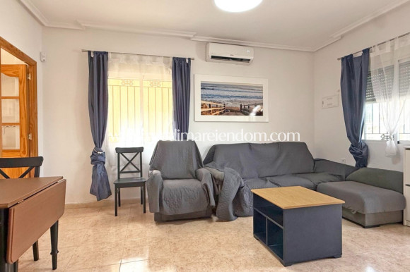 Verkauf - Freistehende Villa - Orihuela Costa - Villamartín