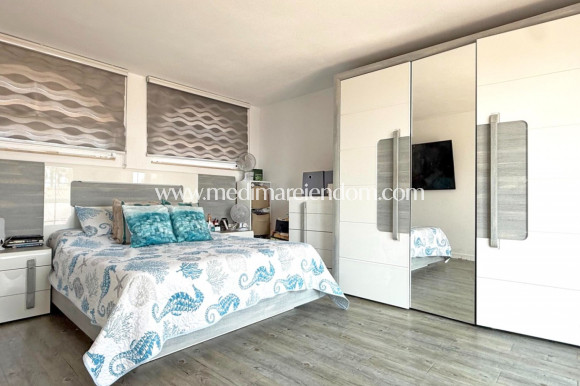 Verkauf - Freistehende Villa - Orihuela Costa - Villamartín