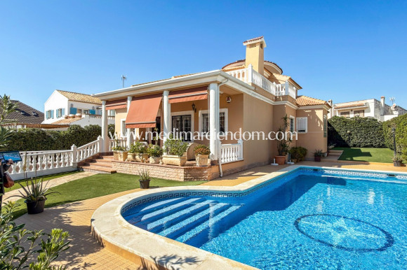 Verkauf - Freistehende Villa - Torrevieja - Torrelamata - La Mata