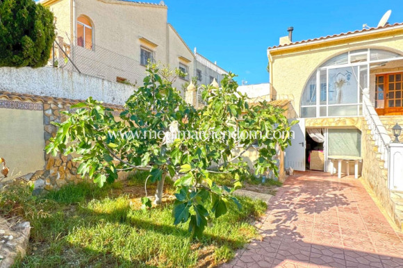 Villa jumelée - Revente - Torrevieja - M-11708