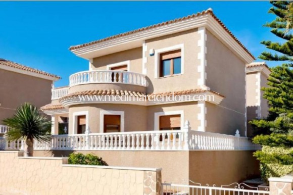 Villa - Nieuw gebouw - Torrevieja - M-37647