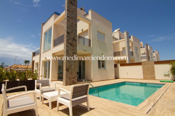 Villa - Nybyggnad - Torrevieja - M7371