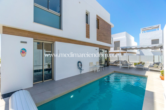 Villa - Resale - Orihuela - Villamartin