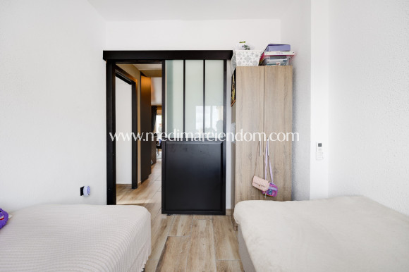 Вторичный рынок - Апартаменты - Torrevieja - Playa De Los Locos