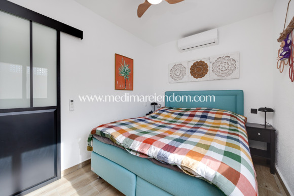 Вторичный рынок - Апартаменты - Torrevieja - Playa De Los Locos