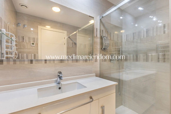 Вторичный рынок - Апартаменты - Torrevieja - Punta Prima