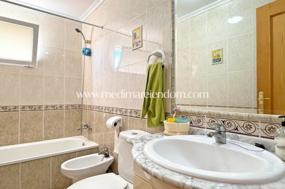 Вторичный рынок - Апартаменты - Torrevieja